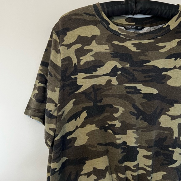 Knotted camo top. - Picture 1 of 4